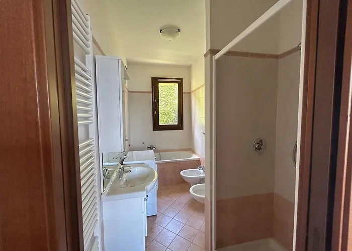 Lily Apartment, Stunning View Апартаменты